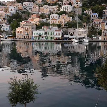 Apartment Port View *